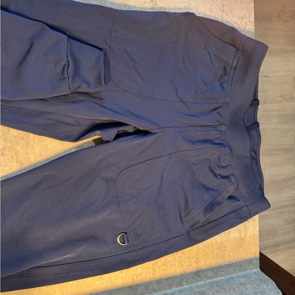 Women’s navy blue jogger scrub pants